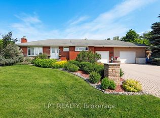 1773 Saint Barbara St, Ottawa, ON K1T 1M3