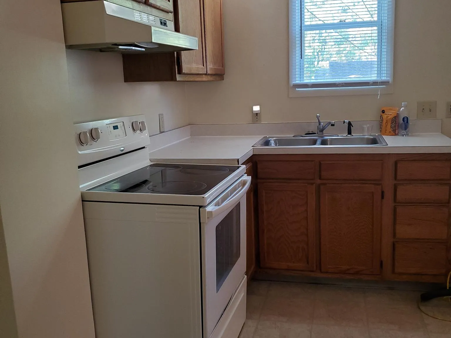 3 bed, 1300 sqft, $1,525 — Photo 2