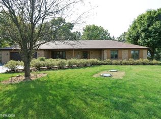 16555 W Sand Lake Rd, Wadsworth, IL 60083