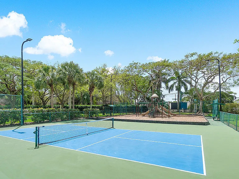 Cortland Portofino Place — Photo 48