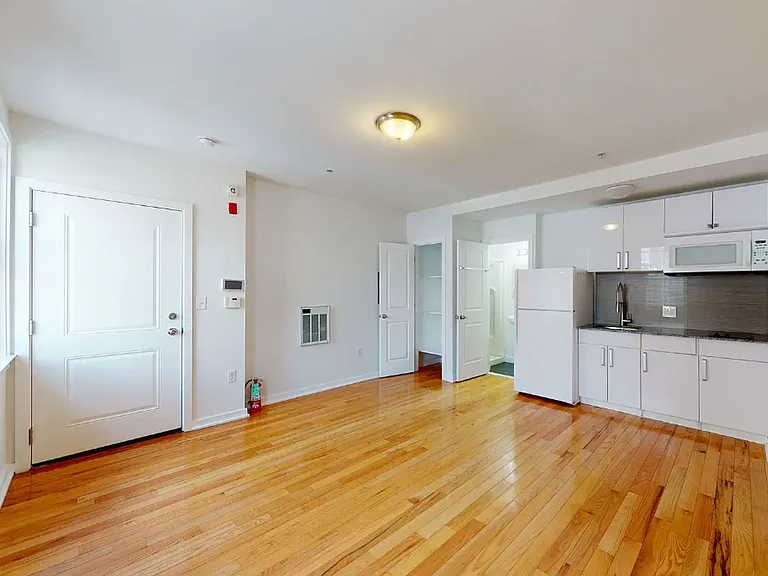 1808 W Berks St — Photo 12