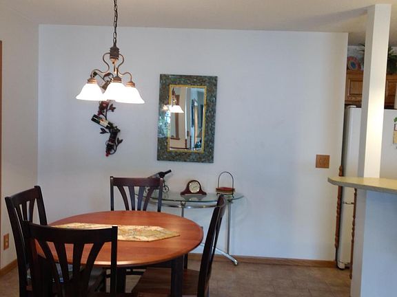 5th image of 51 Valley Trail Dr