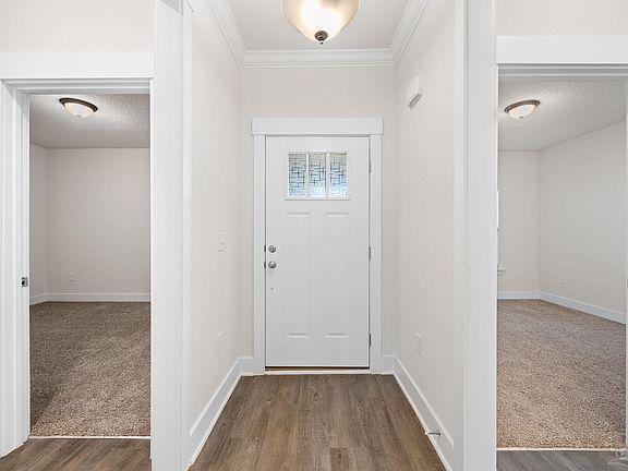 4th image of 711 Canary Ct