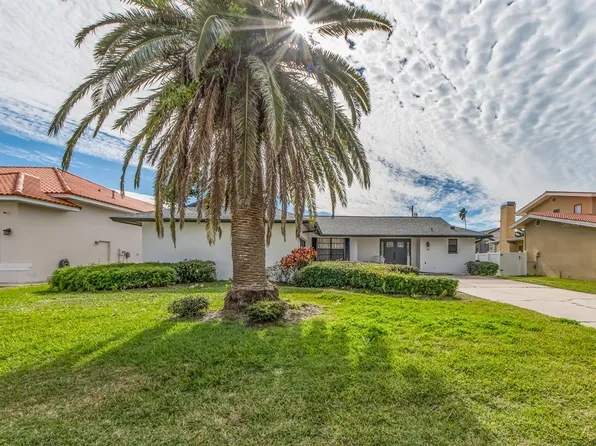 110 17th St, Belleair Beach, FL 33786