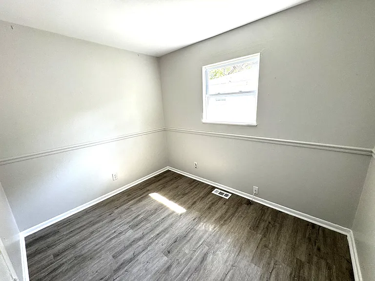 2194 N Riley Ave — Photo 10