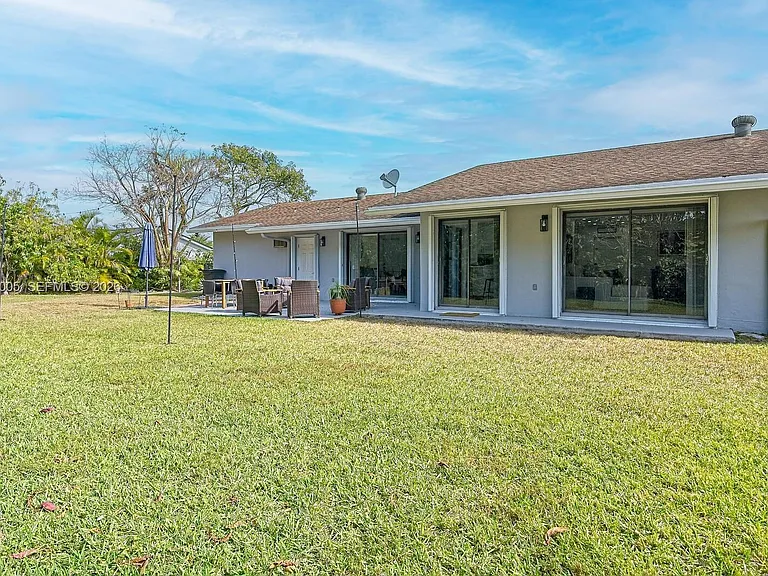 10900 SW 124th Rd — Photo 21
