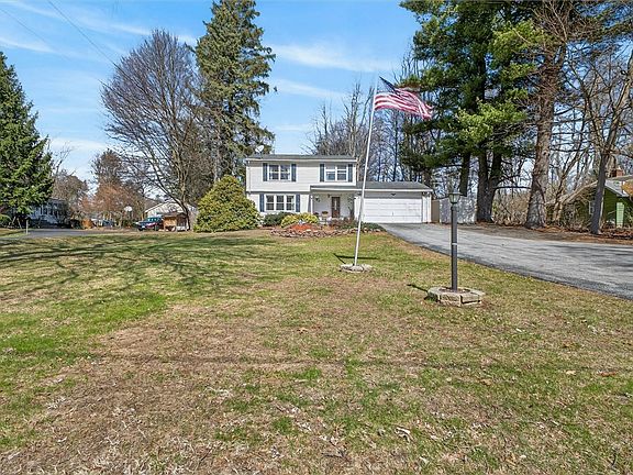 3rd image of 52 Chestnut Ridge Rd
