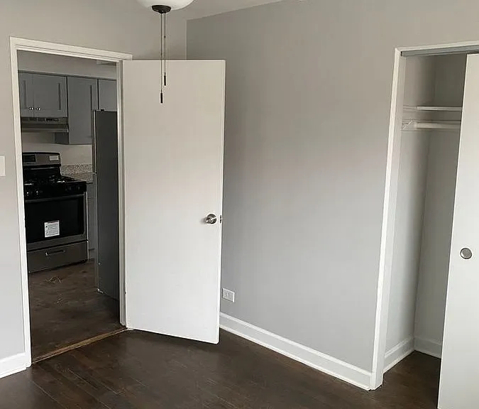 8706 S Troy Ave #2D — Photo 6