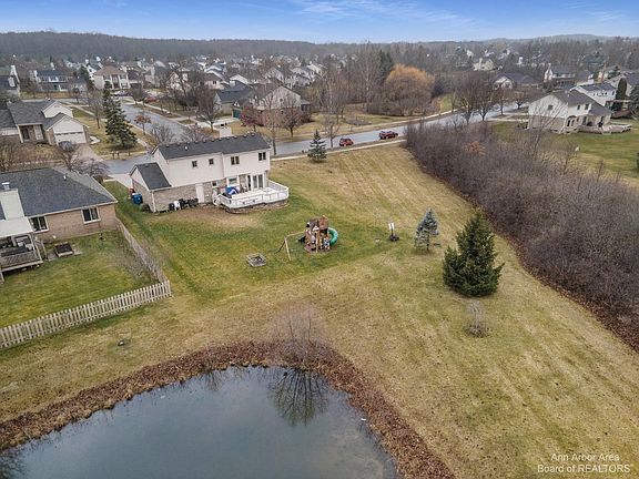 2nd image of 1431 S Hidden Creek Dr