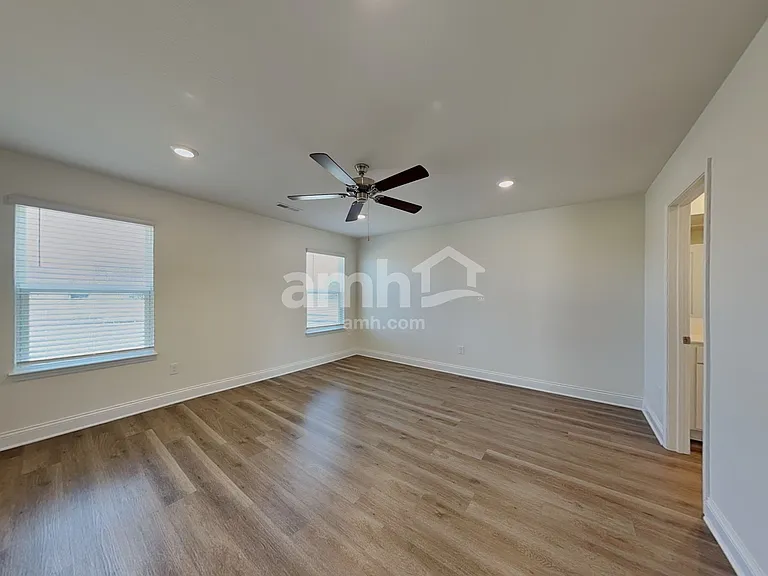 9016 Henley Ave — Photo 10