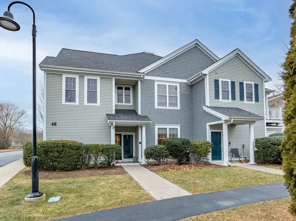 48 Seven Springs Ln #B, Burlington, MA 01803