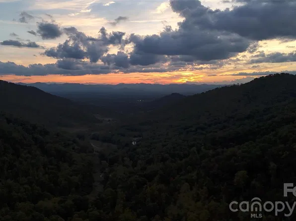 401 Upper Flat Creek Rd, Weaverville, NC 28787