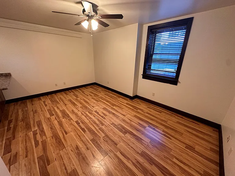 Ebert Apartments — Photo 12