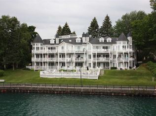 107 Park Ave APT 7, Charlevoix, MI 49720