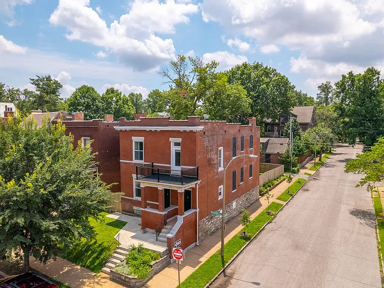 3972 Russell Blvd — Photo 12