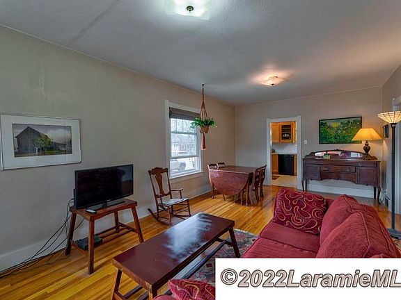 5th image of 901 Steele St