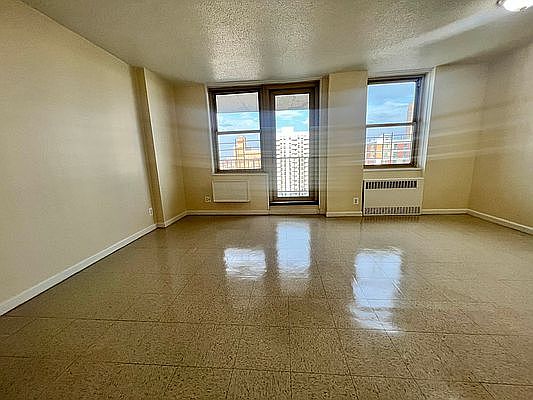 4th image of 2863 W 29th St #2A