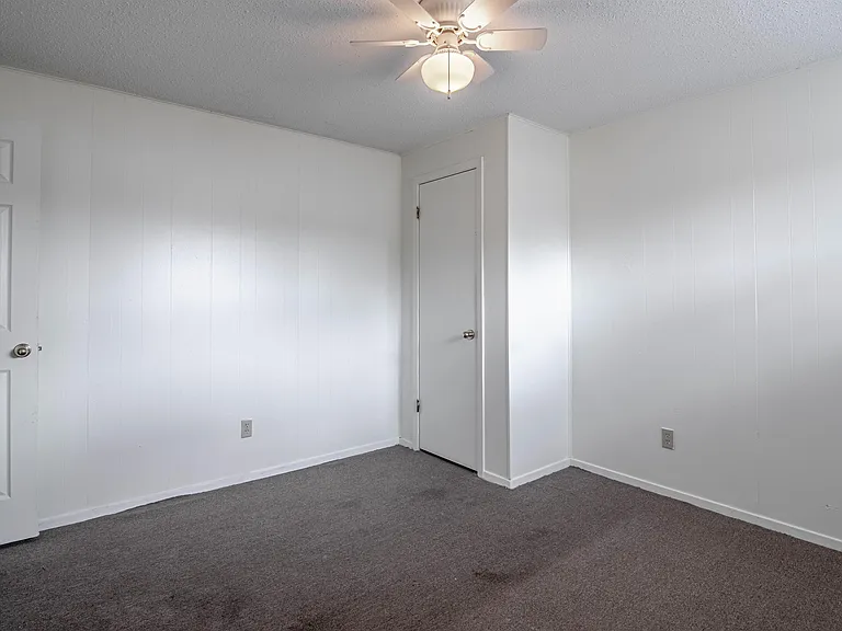 137 Lee Rd — Photo 2