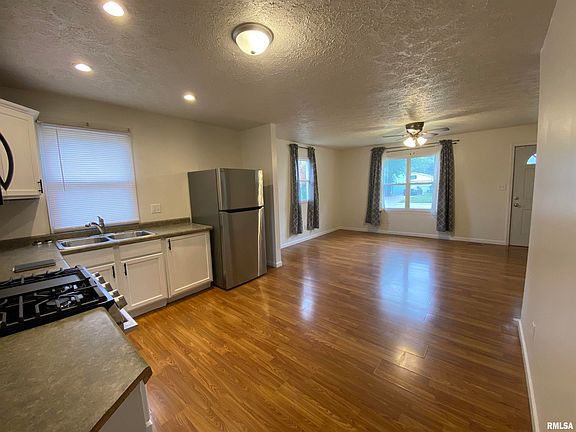 4th image of 1311 Johnson Ln