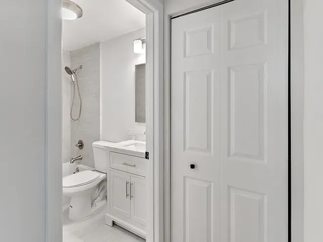 329 Marion Ct — Photo 22