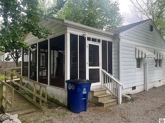 3rd image of 258 Seminole Dr