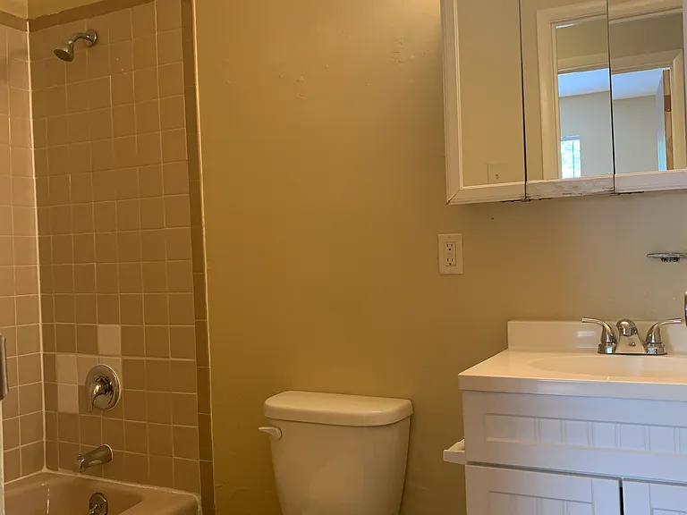 8 Waters Rd — Photo 11