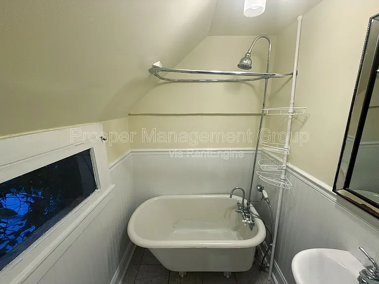 70 Radcliffe St #C — Photo 11