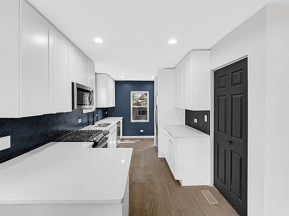 4th image of 9539 S Greenwood Ave