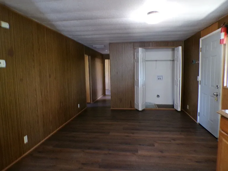 2300 N Hart Rd — Photo 8