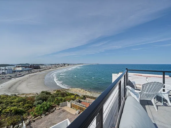 62 Oceanside Dr #62, Hull, MA 02045