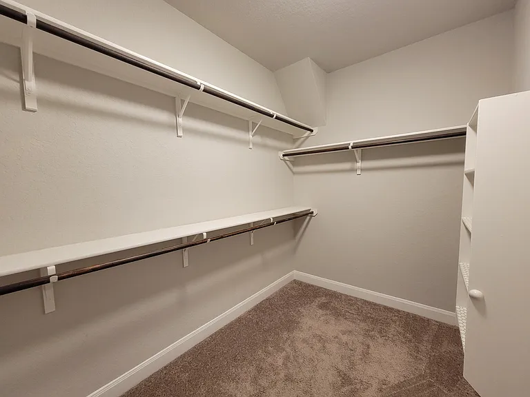 8915 Monument Parke — Photo 20