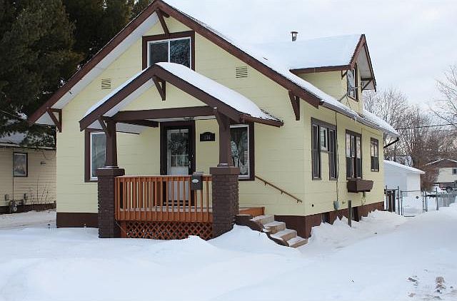 1st image of 136 6th Ave N