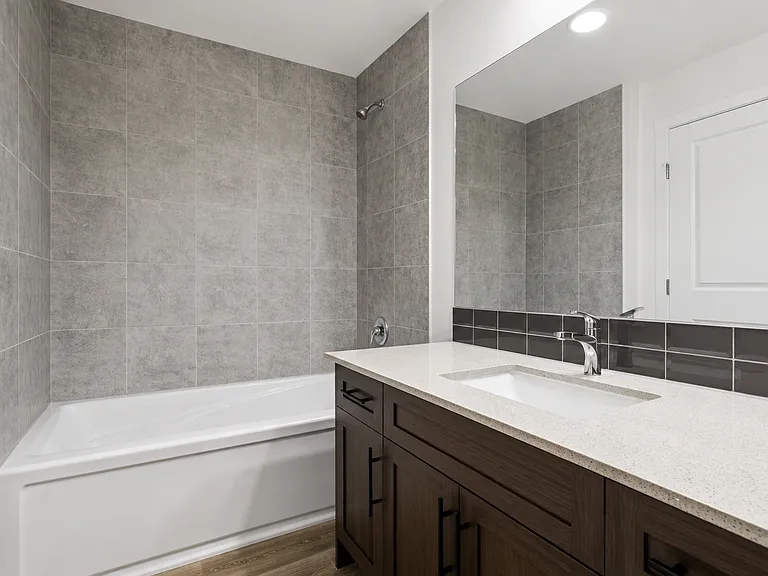 25 Yorkstone Row SW #UPPER — Photo 20