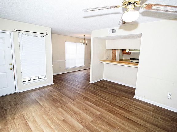 4th image of 10135 Ballina Ave APT C