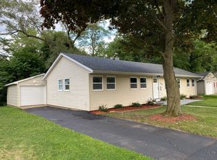 1525 Circle Ct, Waukegan, IL 60085