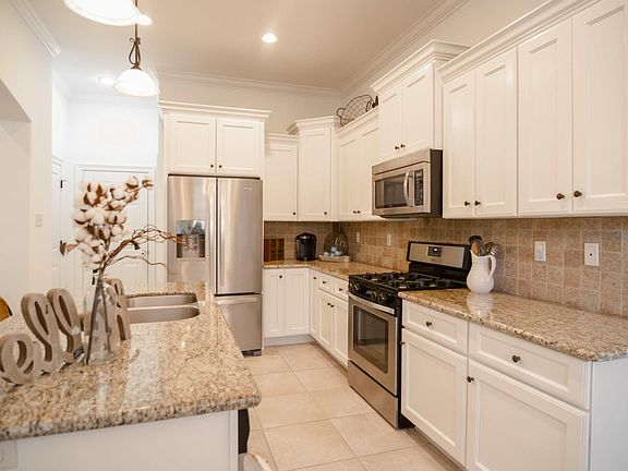 4th image of 103 Iron Wood Way