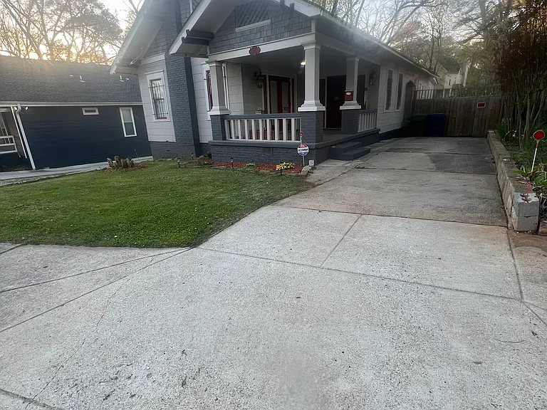 1843 Lakewood Ave SE — Photo 3