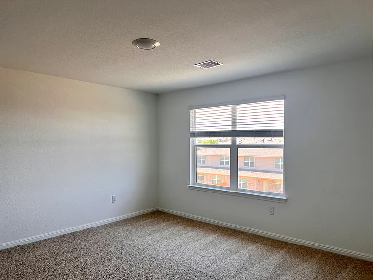 220 Saide St — Photo 13