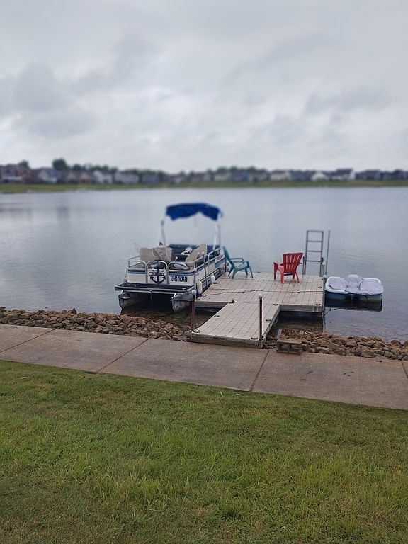 8724 S Tibbs Ave - Property Image