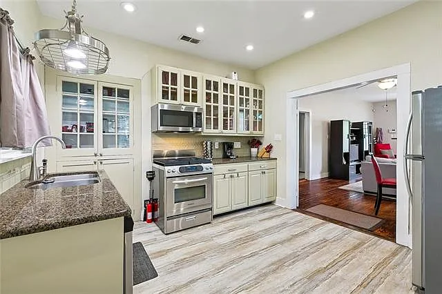 2514 S Carrollton Ave — Photo 7