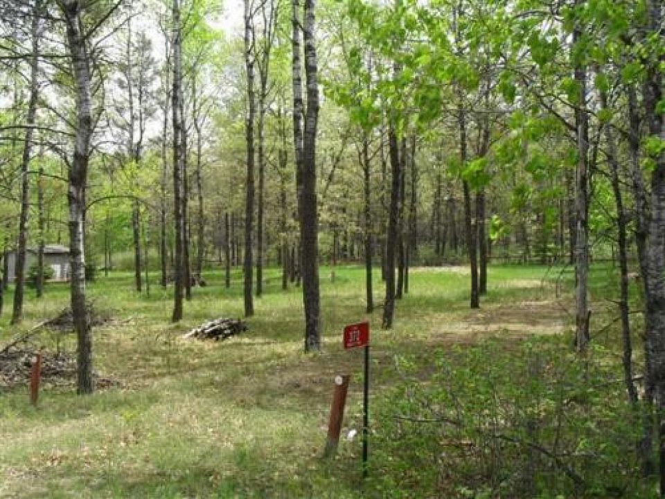 Property line 370 and 372