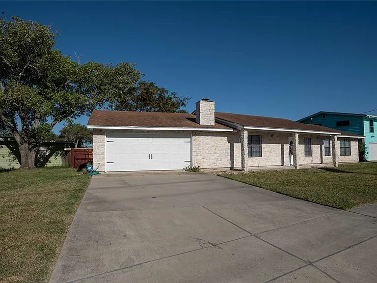3442 Laguna Shores Rd — Photo 1