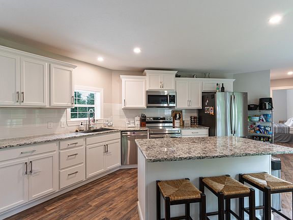 5th image of 6013 Woodland Dr