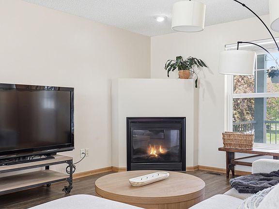 4th image of 2894 Clover Ridge Dr