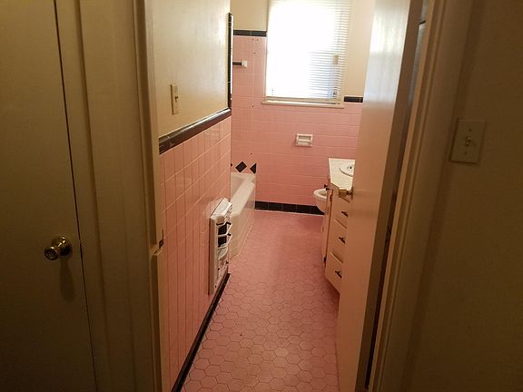 5th image of 2923 S Orlando St