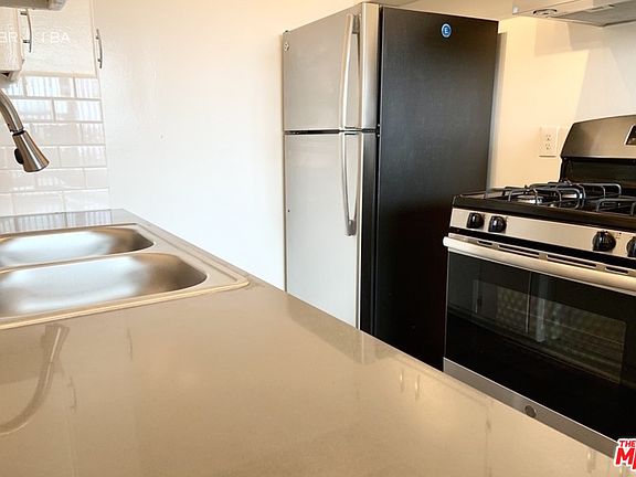 3rd image of 5642 S La Brea Ave #20A