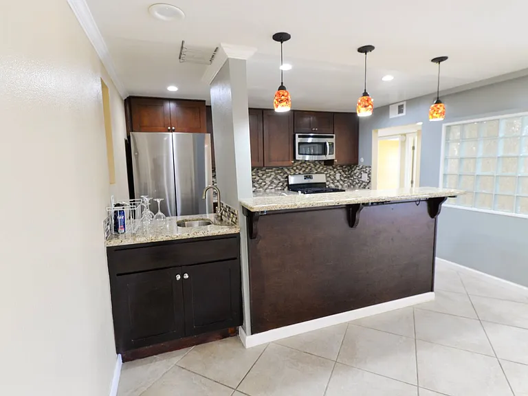 2501 S El Camino Real #202 — Photo 9