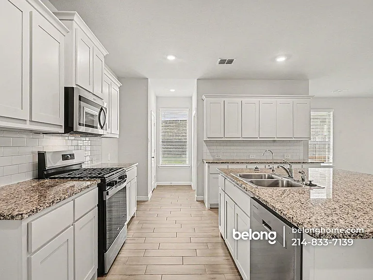 209 Bay Meadows Ln — Photo 5
