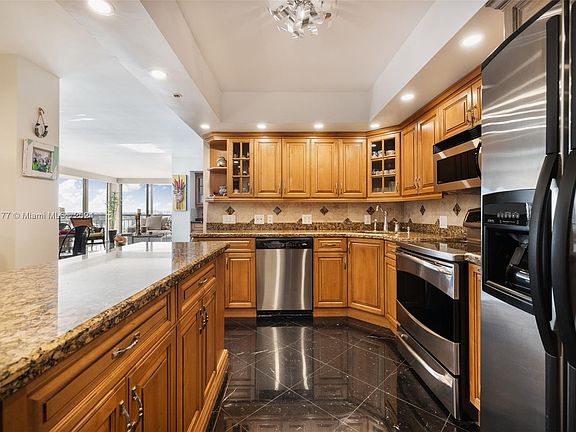 3rd image of 2843 S Bayshore Dr APT 17A