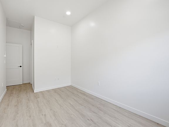 5th image of 4553 North Ave #2